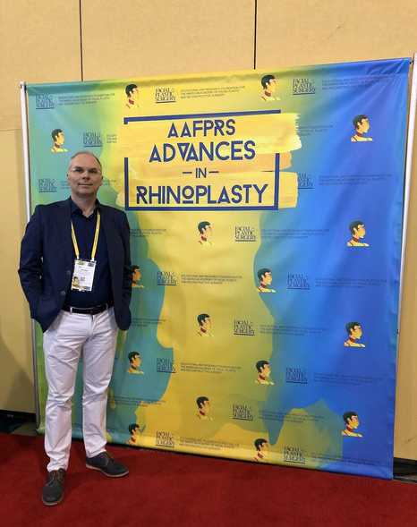 Diamond Piezo Ultrasonic Rhinoplasty. Dr Mireas at
International Meeting American Academy of Facial Plastic Surgery 2019.